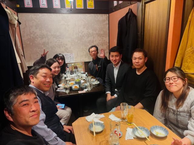 【‪⛽️送別会‪⛽️‬】3年間担当してくれたアポロリンクのヤマグチさん！今までありがとうございました✨️私はイヤイヤ期を乗り越えて成長することが出来ました😌違う場所に移っても秋月石油のこと見ててください😁⛽️秋月石油 秋月SS📍和歌山市有家116-8☎073-471-0101⛽️秋月石油 インターチェンジSS📍和歌山市秋月225-2☎073-472-2416⛽️秋月石油 西ノ庄SS📍和歌山市西ノ庄332-1☎073-455-3891 #ガソリンスタンド  #和歌山  #秋月石油  #秋月ss  #手洗い洗車  #キーパーコーティング  #送別会